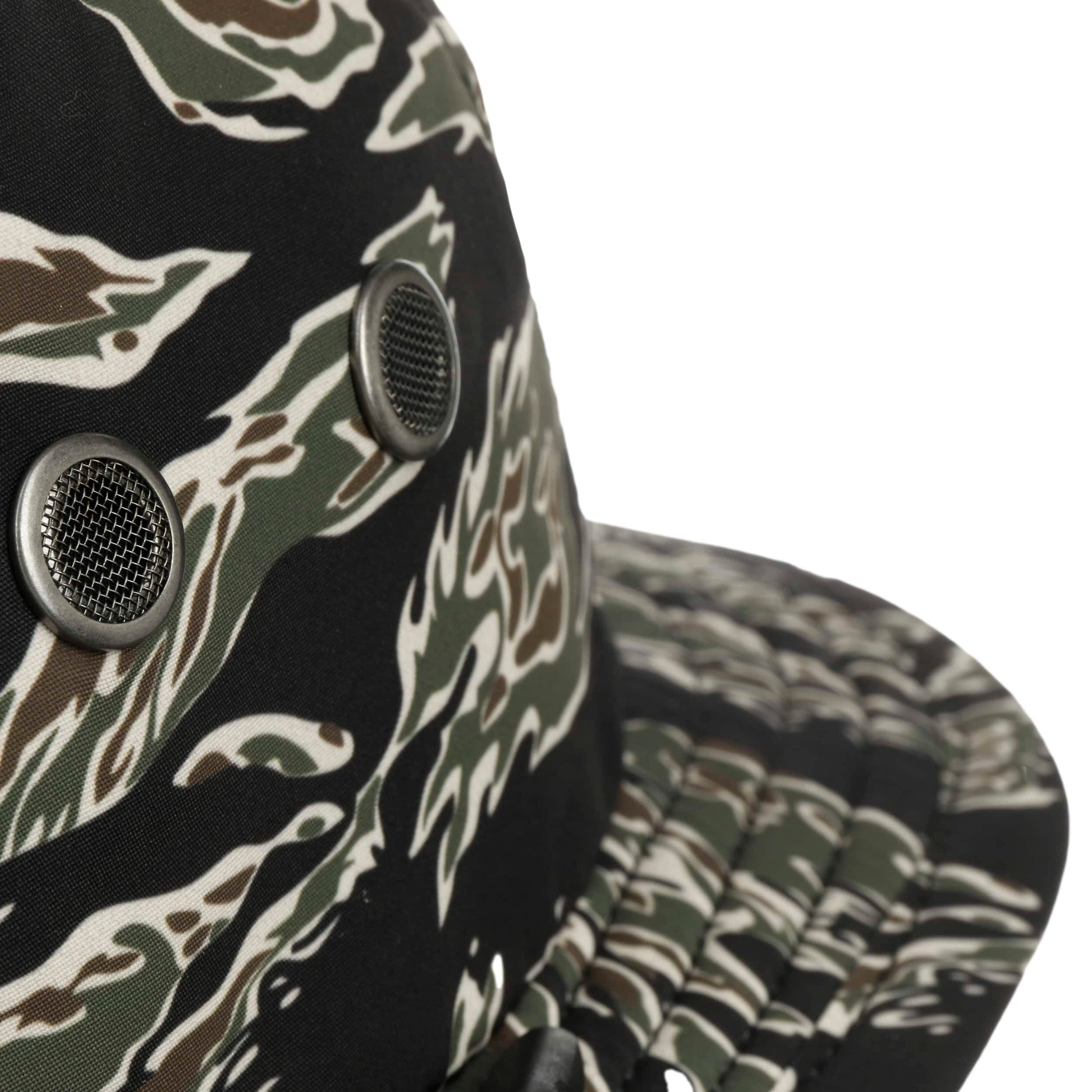 black-green